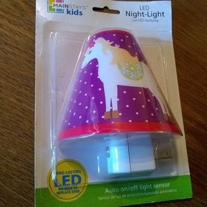 Mainstays kids LED sensor night-light